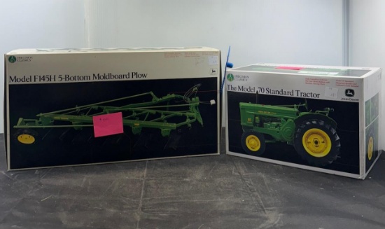 1/16 scale John Deere Mod 70 Tractor Mod F145 H-5 Post Plow N.I.B.