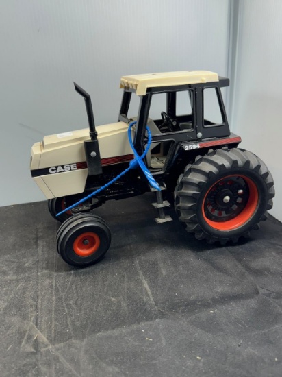 1/16 scale CASE 2594 w cab
