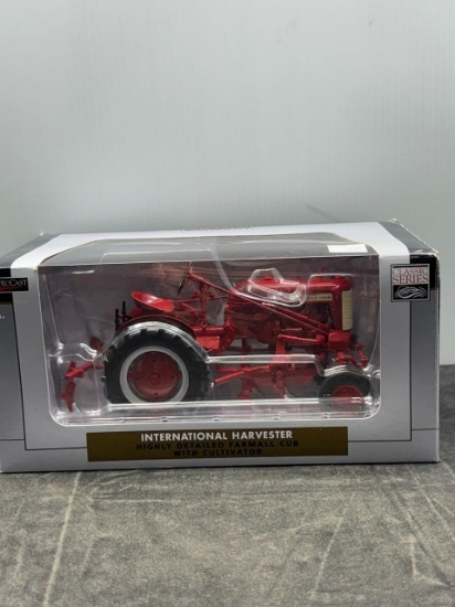 1/16 scale I.H. Hi Detail Farmall cub w cultivator N.I.B.