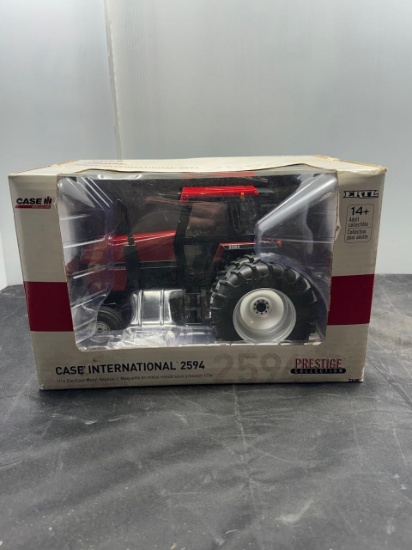 1/16 scale CASE I.H. 2564 Prestige collection N.I.B