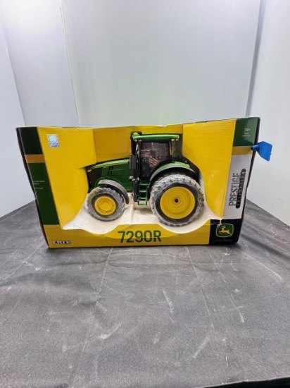 1/16 scale John Deere 7290R Prestige series Duals cab N.I.B
