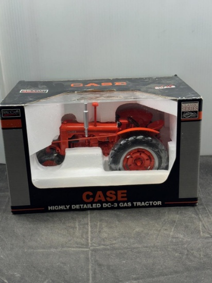 1/16 scale CASE DC-3 Gas Tractor Hi Detail N.I.B.