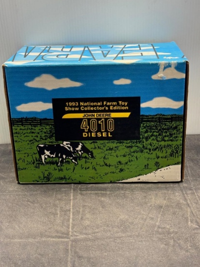 1/16 scale John Deere 4010 Diesel N.I.B.
