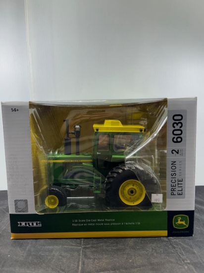 1/16 scale Precision Elite John Deere 8030 w cab Hi Detail N.I.B