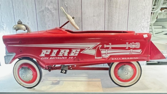 Murray Fire Engine Pedal car old Good Cond.