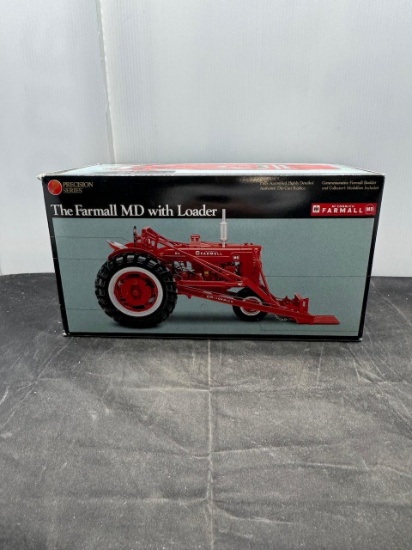 1/16 scale Precision Farmall MD W Loader N.I.B.