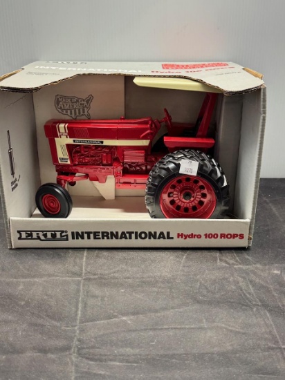 1/16 scale I.H. Hydro 100 Rops Duals Roll Bar Special Ed. N.I.B.