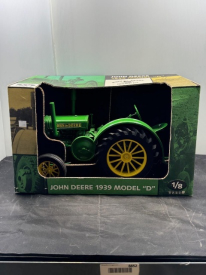 1/8 scale John Deere D 1939 N.I.B