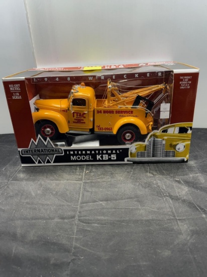 1/16 Scale Model KB-5 Tow Truck, Super Hi Details, NIB