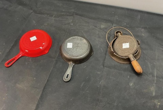 3 Minature Cast Iron Pcs