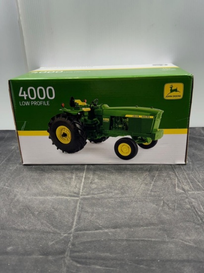 1:16 scale John Deere 4000 Low Profile 2 cylinder Club Limited Ed. N.I.B