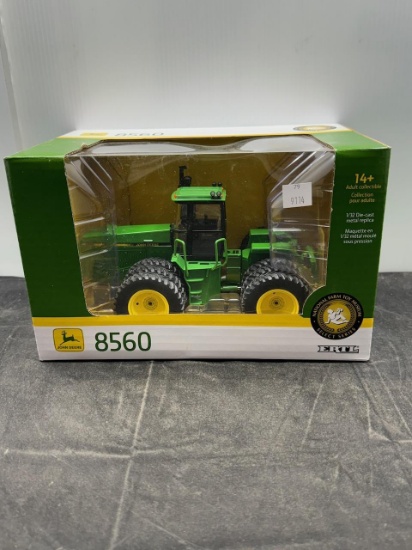 1:32 scale 8560 John Deere Select Series N.I.B