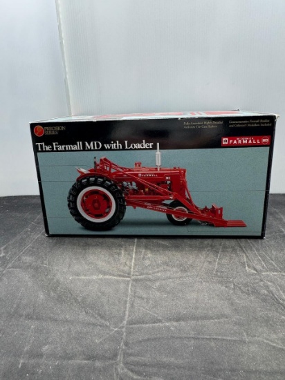 1:16 scale Farmall MD with Loader Precision N.I.B