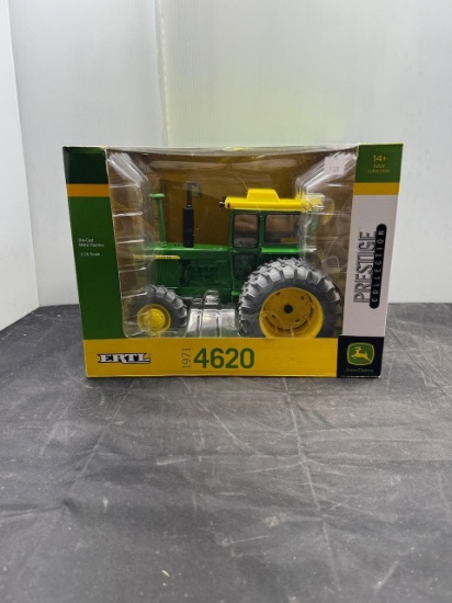 1:16 scale John Deere 4620 - 1971 Prestige Series N.I.B