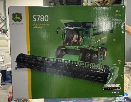 1:16 scale Prestige Select 5780 John Deere Combine N.I.B Super Rare Large M. Very Few Made