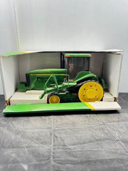 1/16 scale John Deere 8420T Collector Edition N.I.B Tracks 3 point