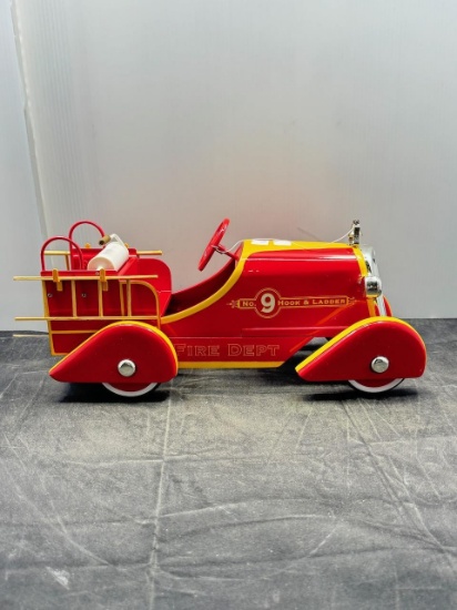 Miniature pedal Fire Truck w Ladders Nice
