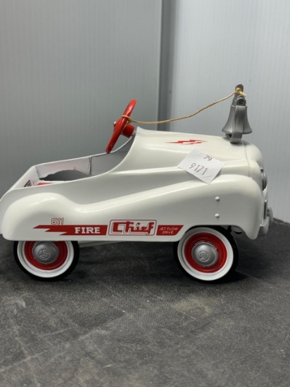 Model Pedal car Fire chief Truck