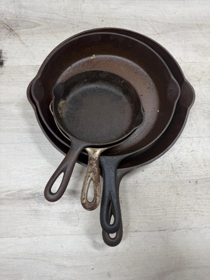 4- Griswold Skillets, 3 Small Block, 3 slant, 8 large block, 10 Small block