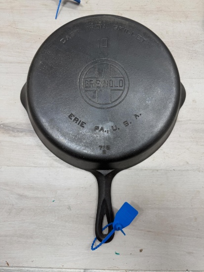 Griswold No. 10 large Block Logo cast iron skillet