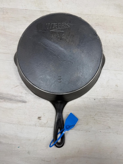 Wapak No. 8 Cast Iron Skillet w/ heat ring, Z logo