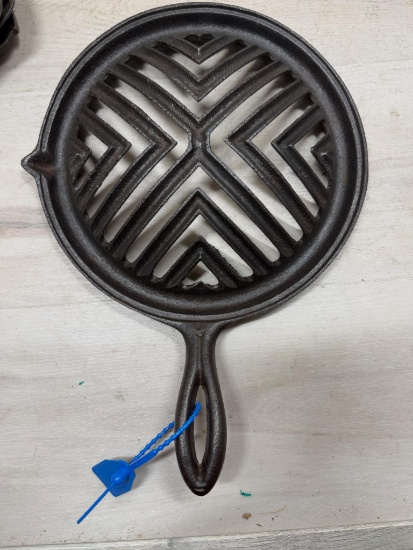 Cast Iron Griswold Round Broiler
