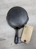 #1054 Wagner ware stylized logo Cast Iron skillet