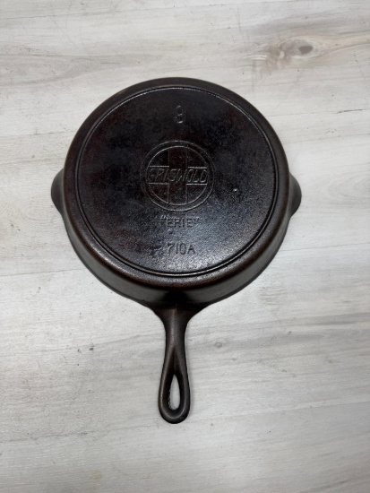 Griswold No. 9 Slant Logo Cast Iron Skillet w/ heat ring
