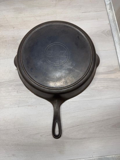 Griswold No. 10 Slant Logo Cast Iron Skillet w/ heat ring