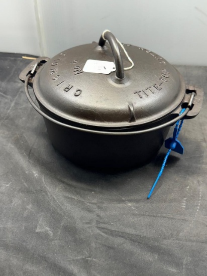 Griswold #7 Dutch oven with lid
