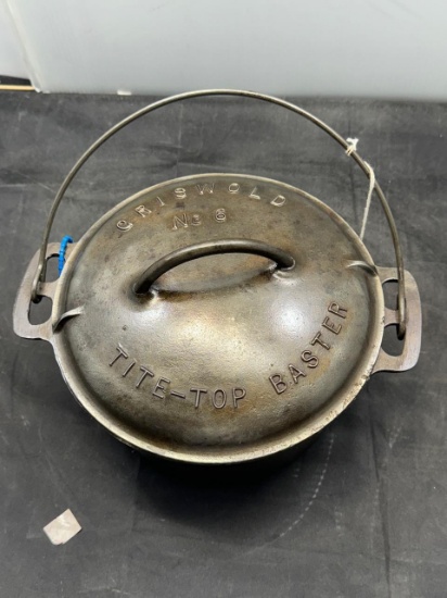 Griswold #6 Dutch oven with lid Slant logo tite top lid rare