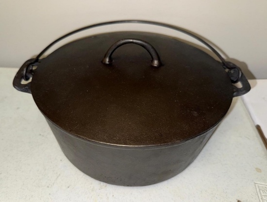 Erie No. 8 Dutch Oven w/ lid