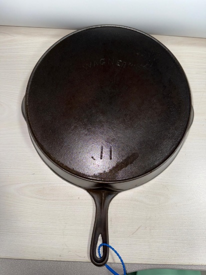 Wagner no. 11 Arc Logo Cast Iron Skillet w/ heat ring!