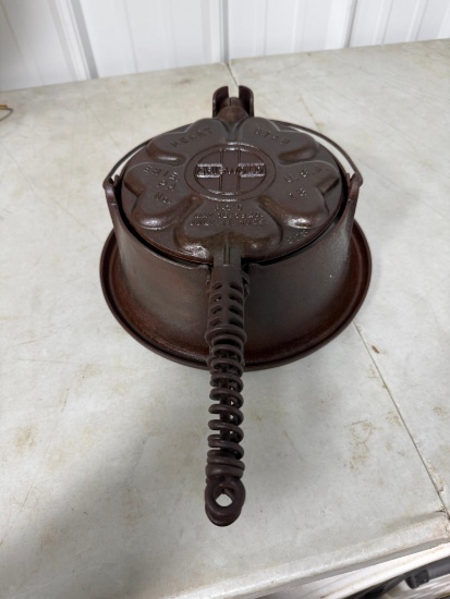 Griswold No. 8 High Base Heart Star Waffle Iron w Griswold 88 High Base
