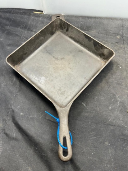 Griswold #768 Square utility Skillet