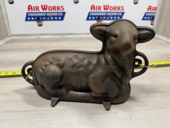 Griswold Cast Iron Lamb Mold