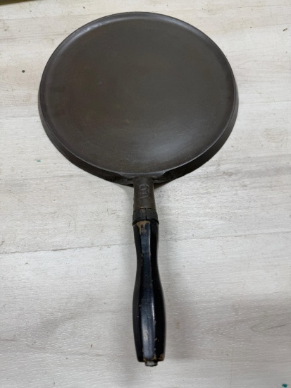 Griswold no. 9 Large Block Cast Iron Skillet, w/ wooden handle