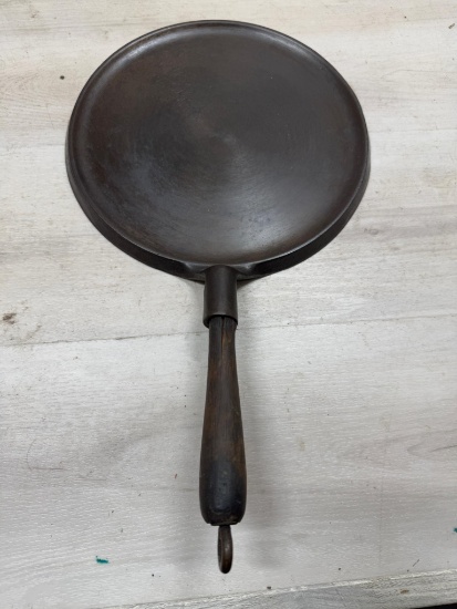 Griswold no. 9 Slant Logo Cast Iron Skillet, w/ wooden handle