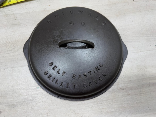 Griswold no. 9 Cast Iron Self Basting Skillet Cover