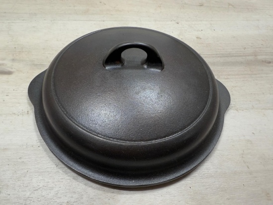 Griswold no. 5 Cast Iron Self Basting Skillet Cover