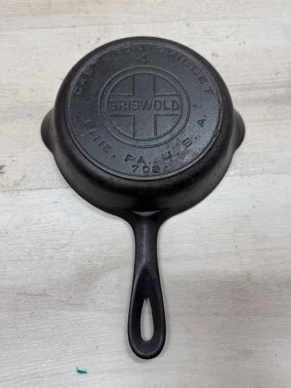 Griswold Large Block Cast Iron no. 4 Cast Iron Skillet