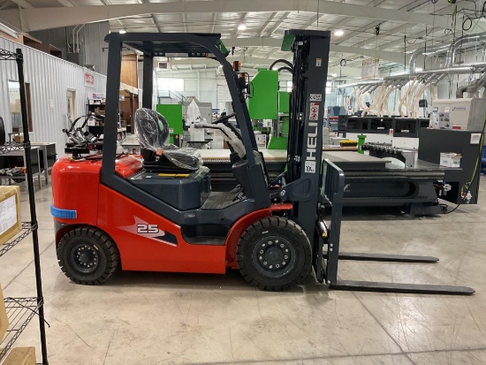New Unused Heli Model CPYD25-M1H Forklift, 5000 Lbs. Capacity, 3 Stage Mast, 42" Forks, LPG