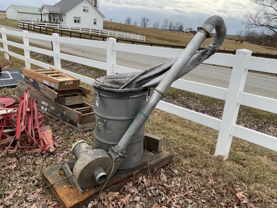 Dust Collector With Collection Barrel