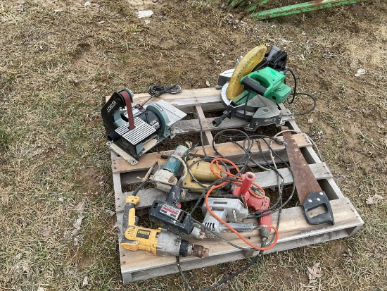 Pallet Lot Of Electric Tools, Hitachi 10" Compound Miter Saw, Delta Belt/Disc Sander, Drills