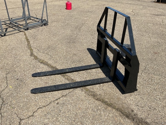 New Unused AGT Model SAII100 Quick Attach Pallet Skid Loader Attachment