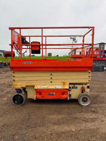 2017 JLG Model 3246 ES Scissor Lift, 32' Platform Height, 24 Volt, Located In Apple Creek, Ohio