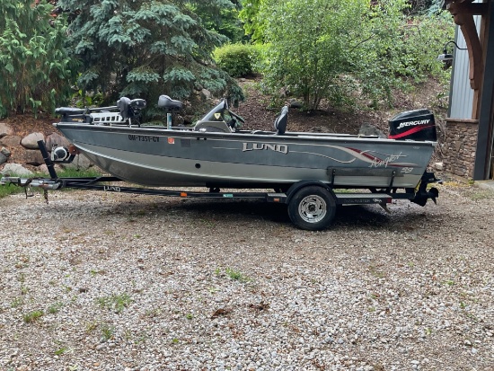 2001 Lund 17' Angler SS Boat with 75 Hp Mercury Outboard, Minn Kota Ultrex Trolling Motor, Loaded