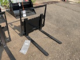 New Unused GIYI Mini Skid Loader Forks Attachment with 30
