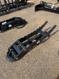New Unused GIYI Model GY-J3T Hydraulic Thumb Excavator Attachment