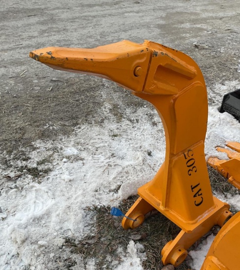 New Unused GIYI Ripper Excavator Attachment, Fits Cat C-305 Excavator